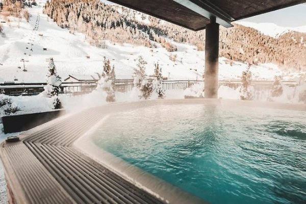 Anthony's Life & Style Hotel