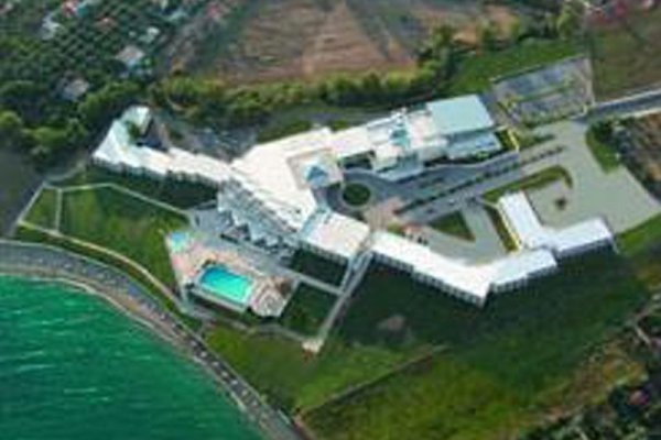 Ramada Plaza by Wyndham Thraki