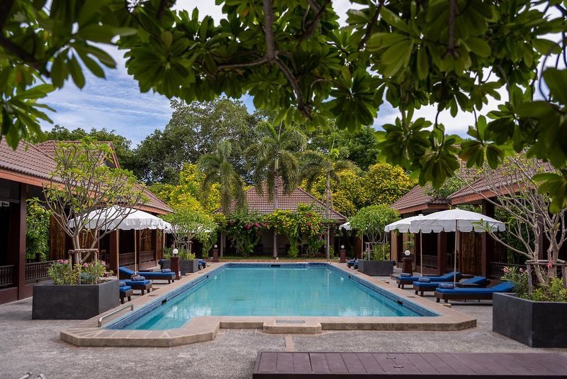 Rose Bay Resort