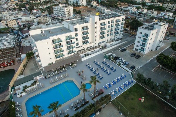 Kapetanios Bay Hotel
