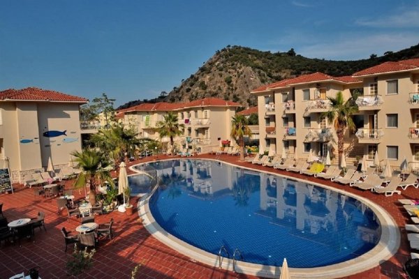Blue Lagoon Delux Hotel