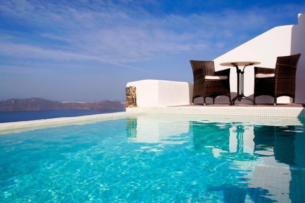 Dreams Luxury Suites