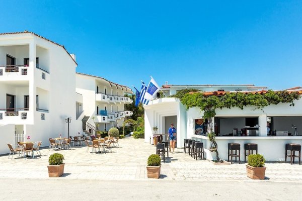 Xenios Dolphin Beach Hotel