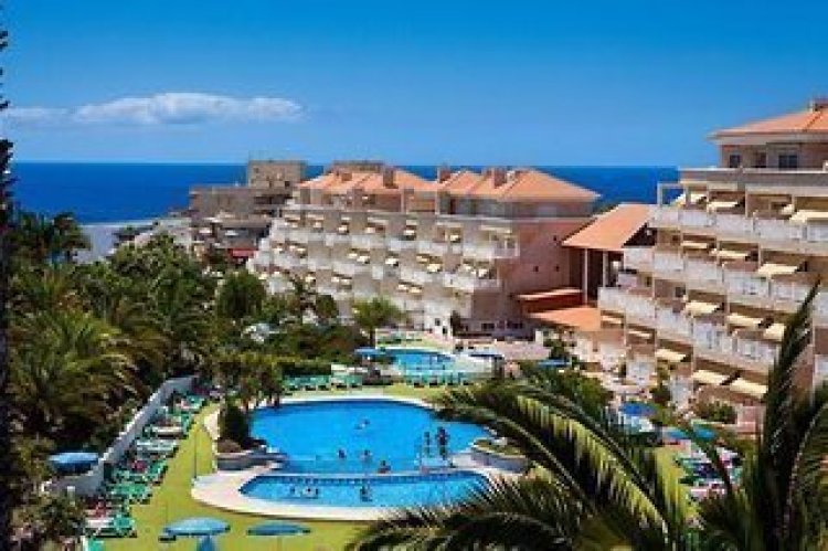 Park Plaza & Tropical