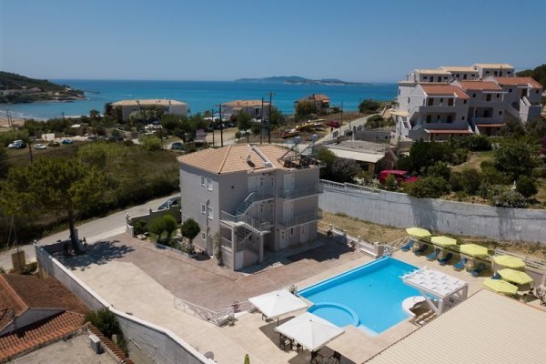 Kouros Apartments