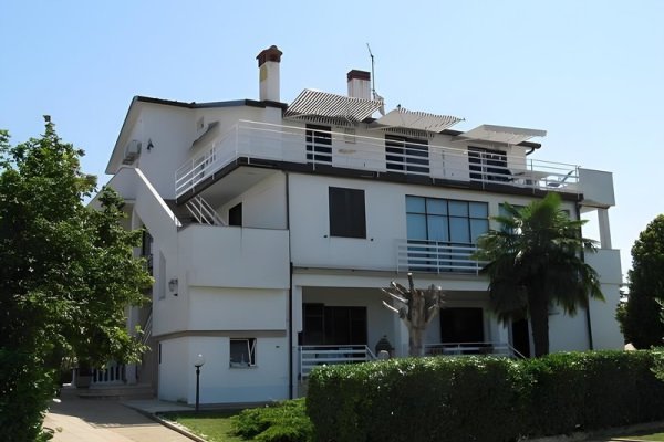 Apartments & Rooms Villa Adamovic