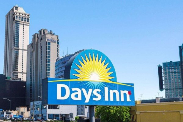 Days Inn by Wyndham Fallsview