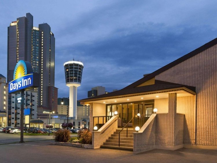 Days Inn by Wyndham Fallsview