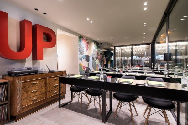 Up Hotel