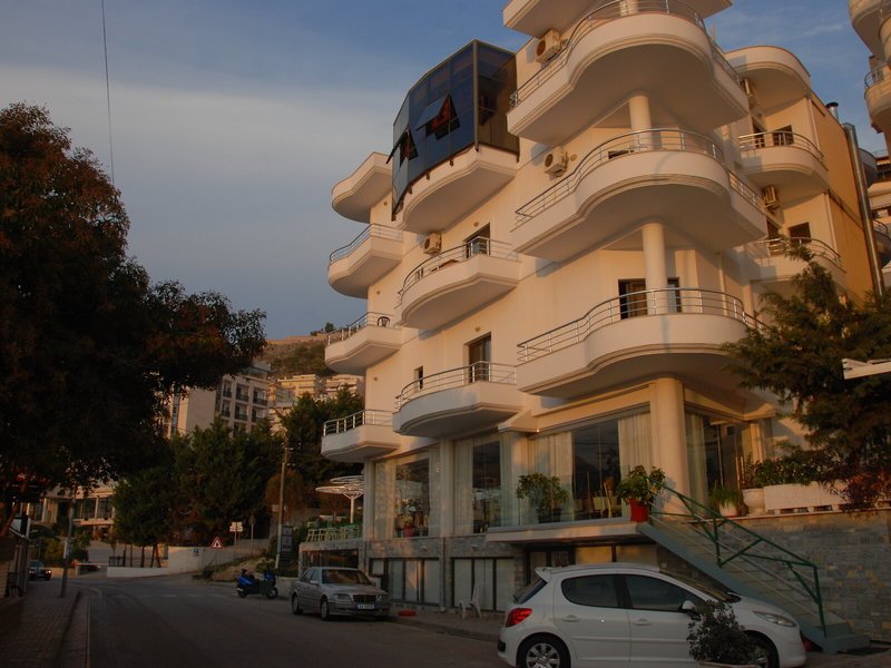 Hotel Strora