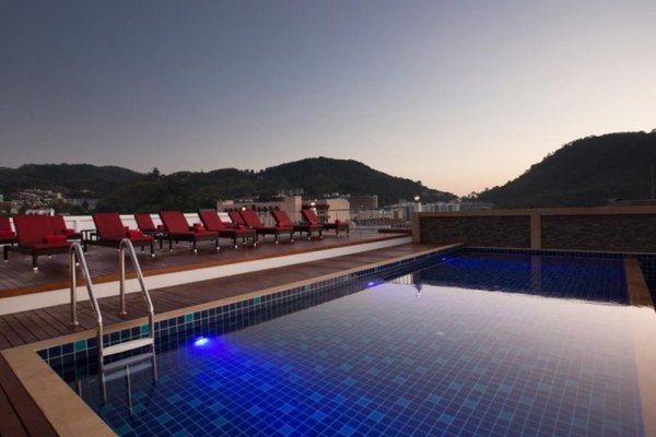 Paripas Patong Resort