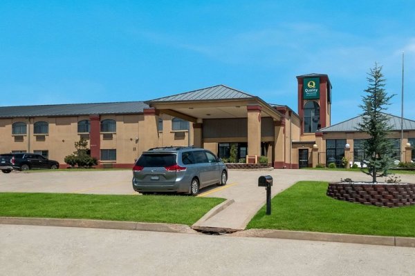 Baymont Inn & Suites Oklahoma City Edmond
