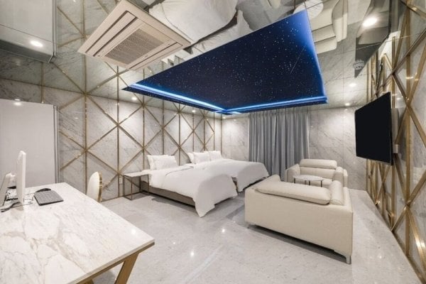 Amourex Hotel