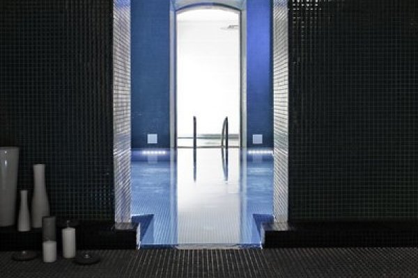 C2 Hotel
