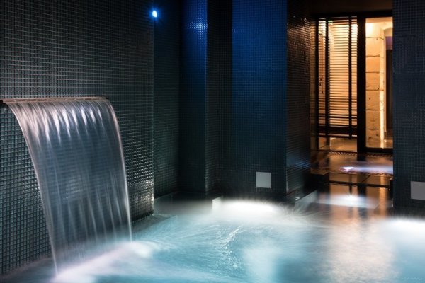 C2 Hotel