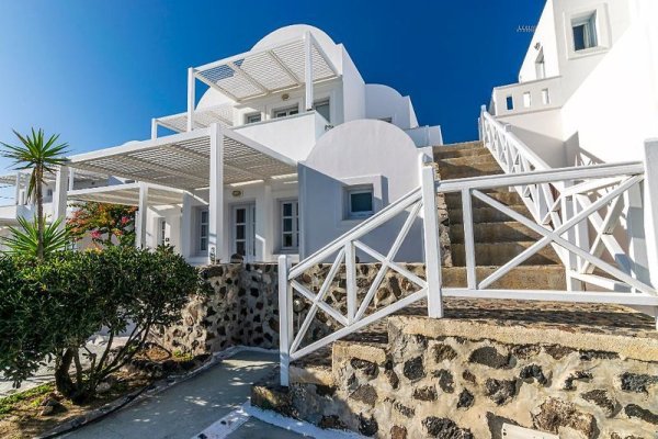 Phaos Santorini Suites