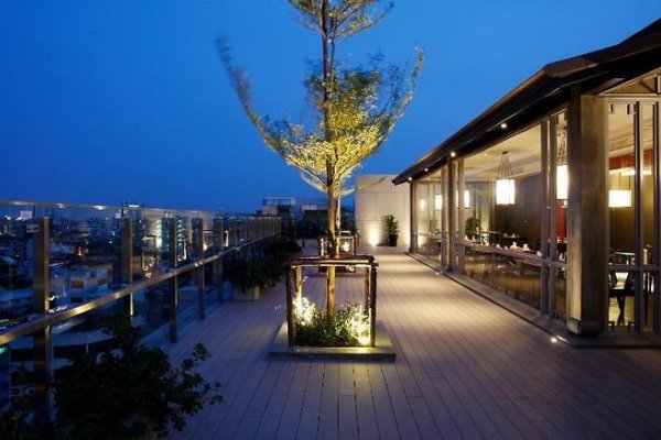 The Quarter Hualamphong by UHG