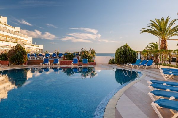 Monicca Collection Suites & Residences
