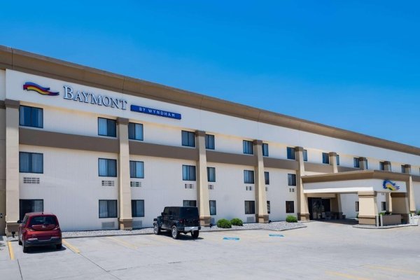 Baymont Inn & Suites Champaign
