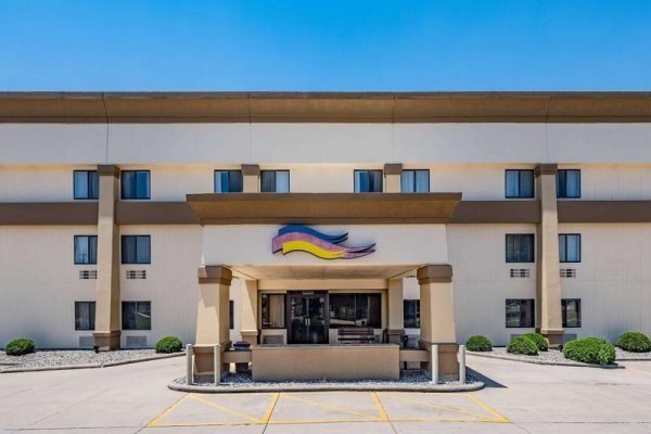 Baymont Inn & Suites Champaign