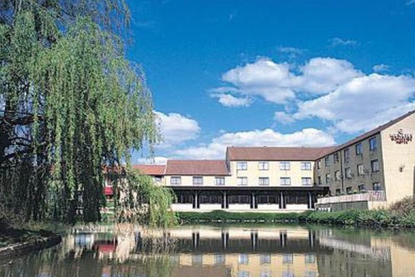 Travelodge Bath Waterside