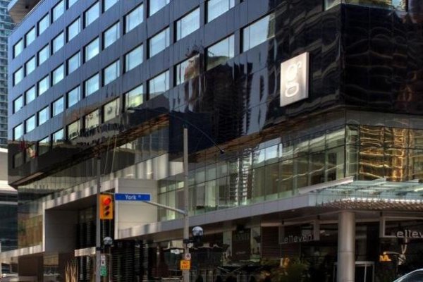 Le Germain Hotel Toronto Maple Leaf Square