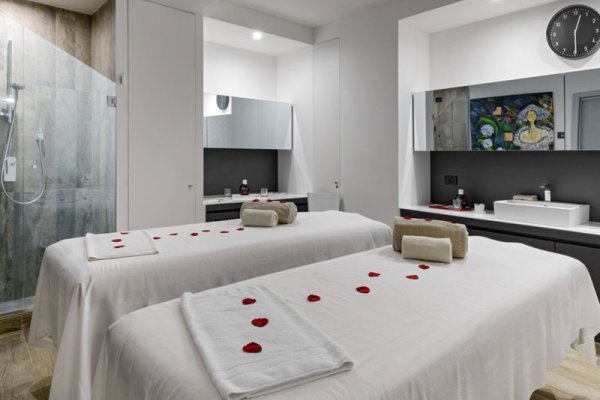 LHP Napoli Palace & SPA