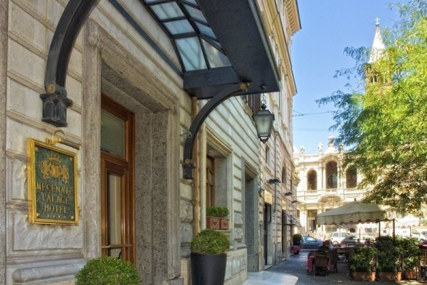 Mecenate Palace