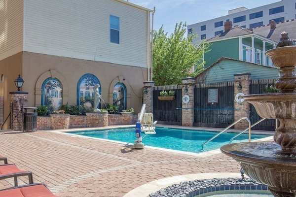 Avenue Plaza Resort