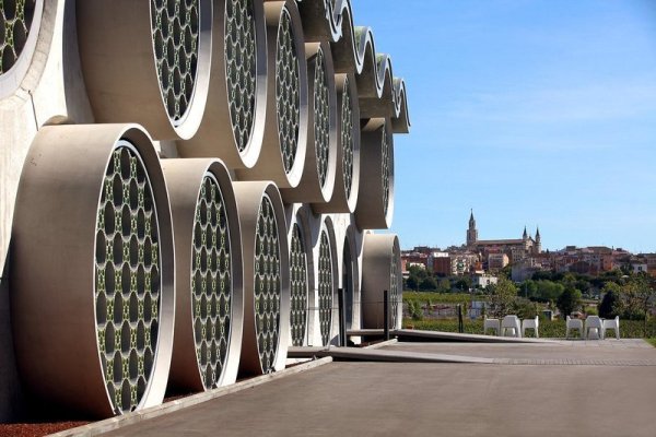 Cava & Hotel Mastinell