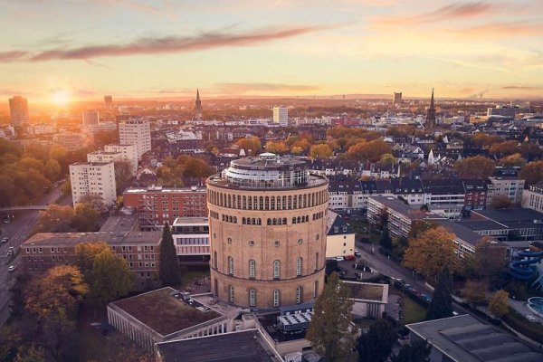 Wasserturm Hotel Cologne, Curio Collection by Hilton