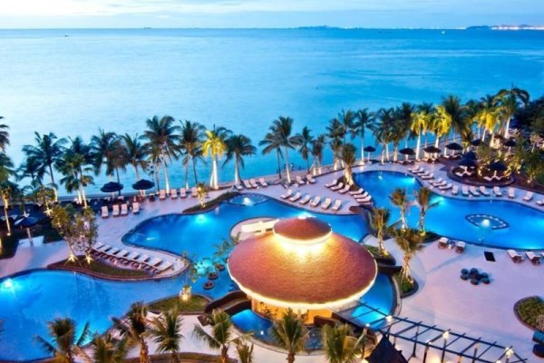Royal Wing Suites & Spa