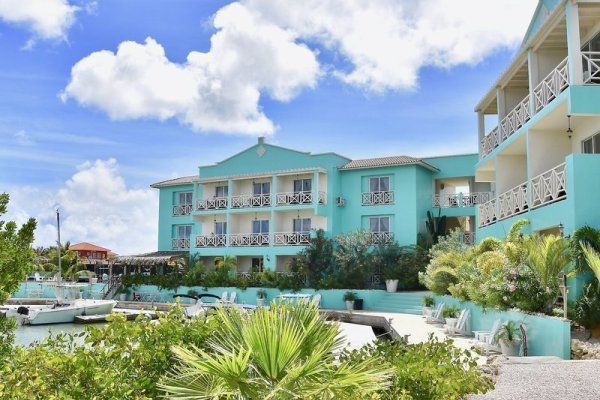 Ocean Breeze Boutique Hotel & Marina