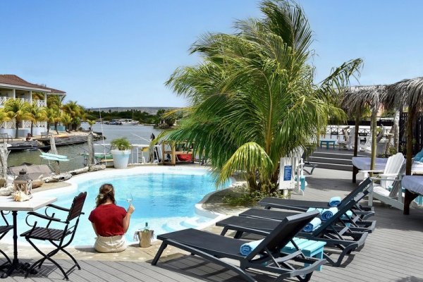 Ocean Breeze Boutique Hotel & Marina