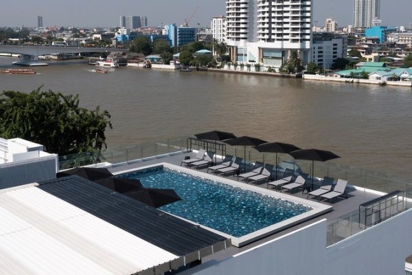 The Standardx Bangkok Phra Arthit