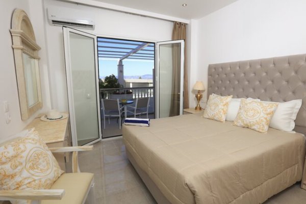 Cavomarina Beach Hotel