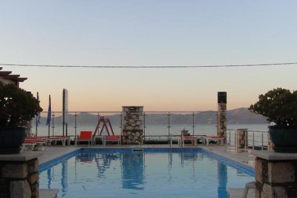 Gera Bay Studios & Apartments
