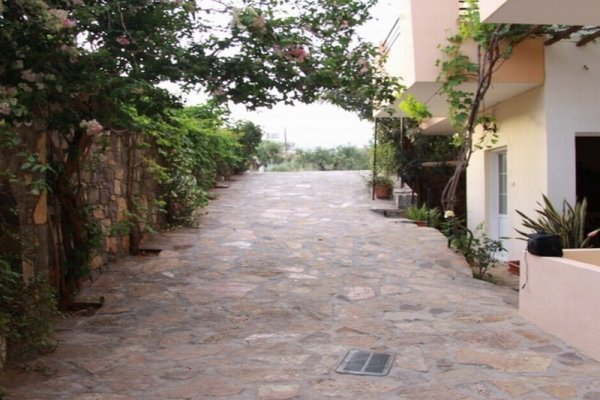 Argyro Apartments & Studios
