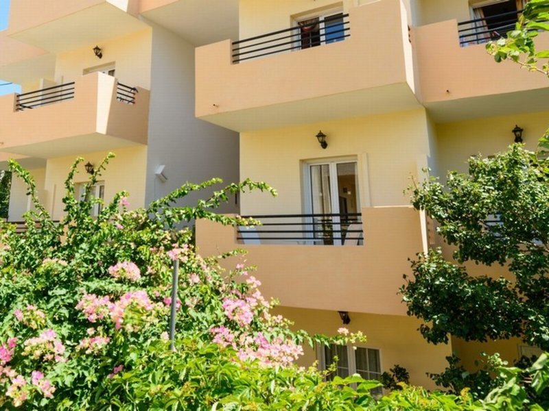 Argyro Apartments & Studios