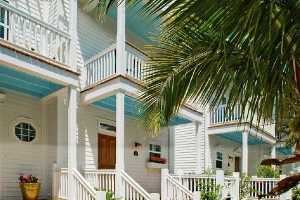 Parrot Key Hotel & Villas