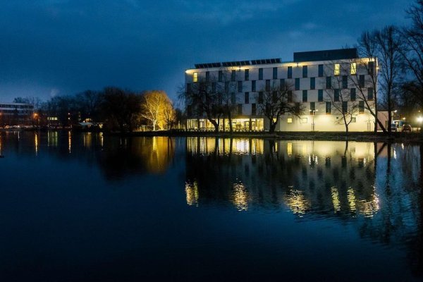 Best Western Plus Lakeside Hotel