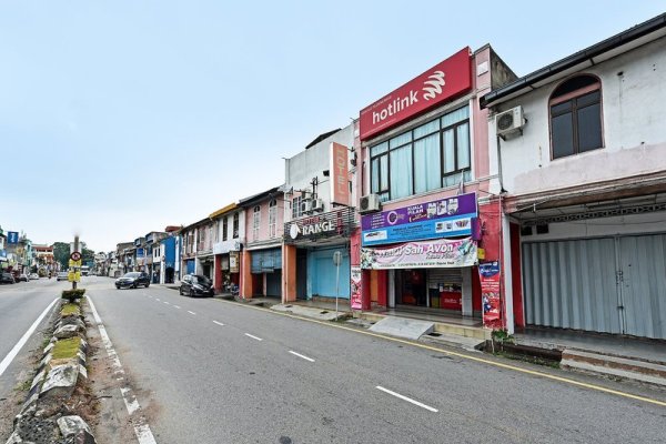 OYO 992 Red Orange Hotel Sdn Bhd Kuala Pilah