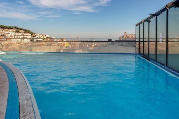 VIP Executive Éden Aparthotel