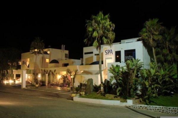 Las Rocas Resort & Spa
