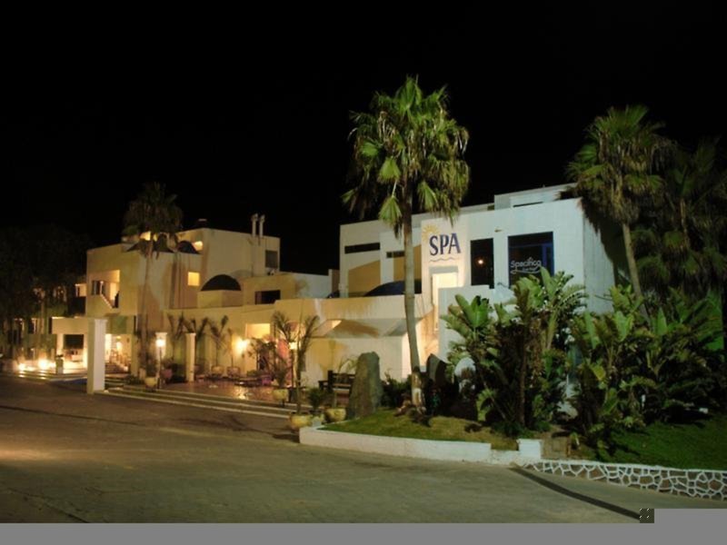 Las Rocas Resort & Spa