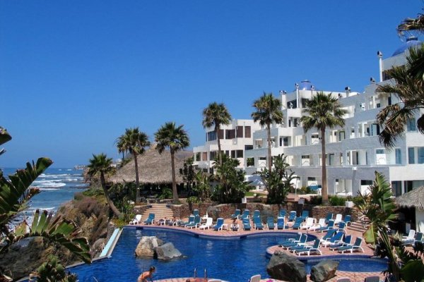 Las Rocas Resort & Spa