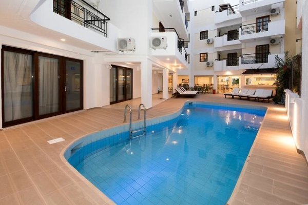 Artemis Hotel & Apartments