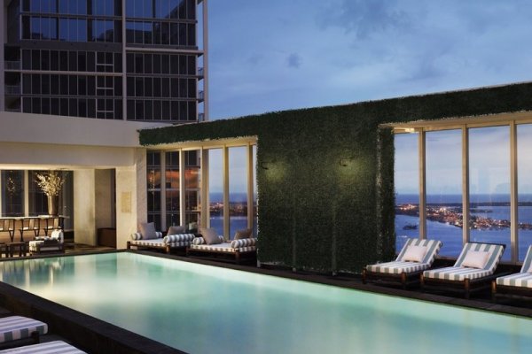 W Miami