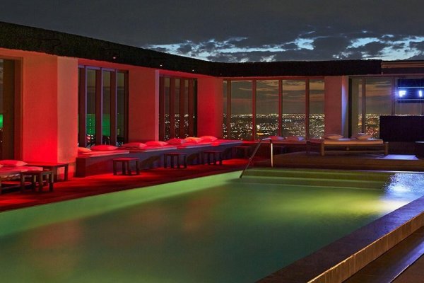 W Miami