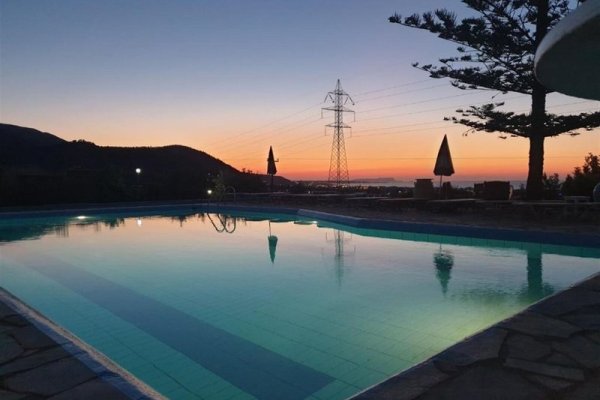 Mila Malia Suites